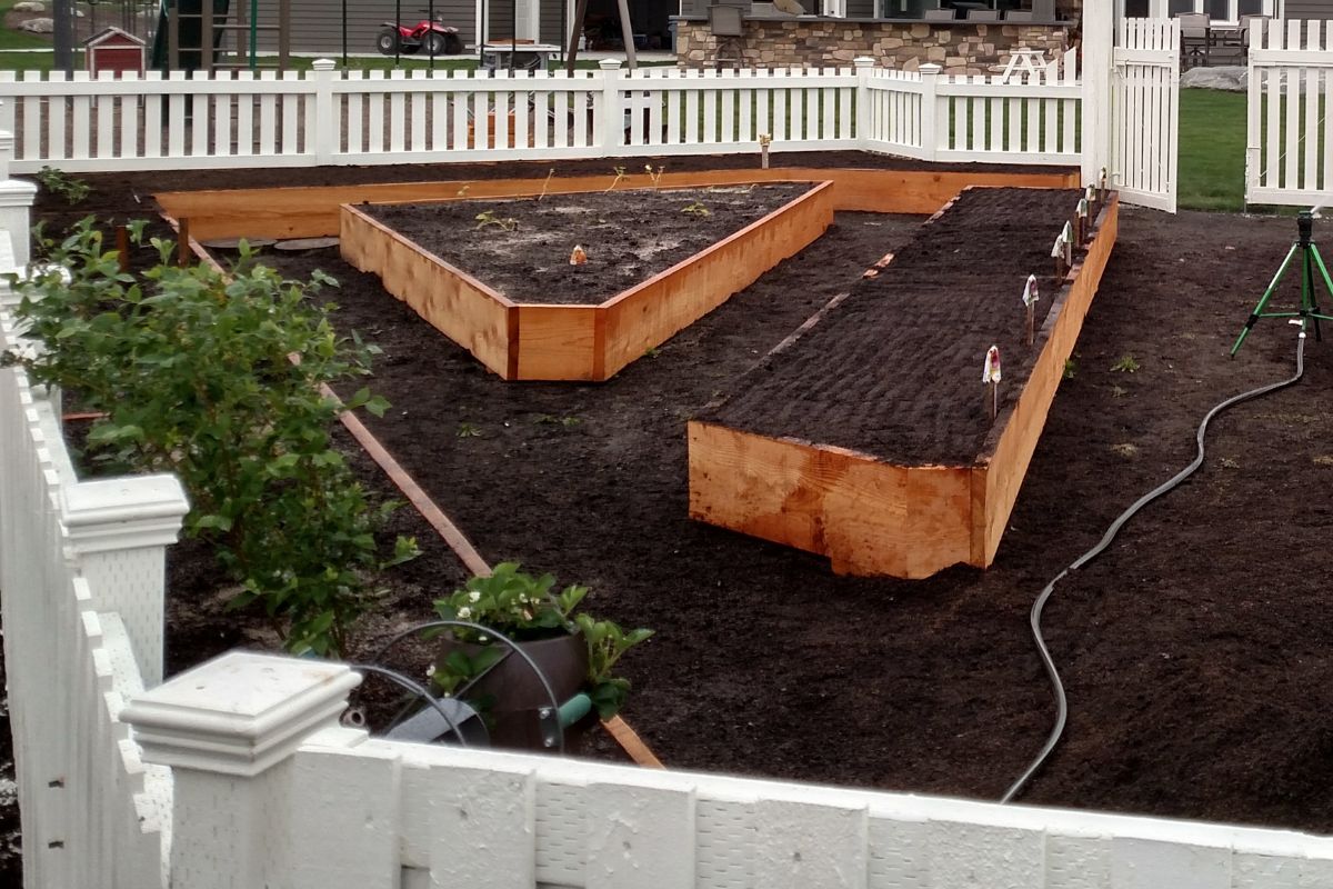 garden beds filled with GardenBlenz Soil from Lenz Enterprises